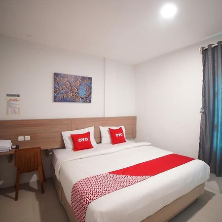 Oyo 90830 Multatuli Guest House Μεντάν Εξωτερικό φωτογραφία